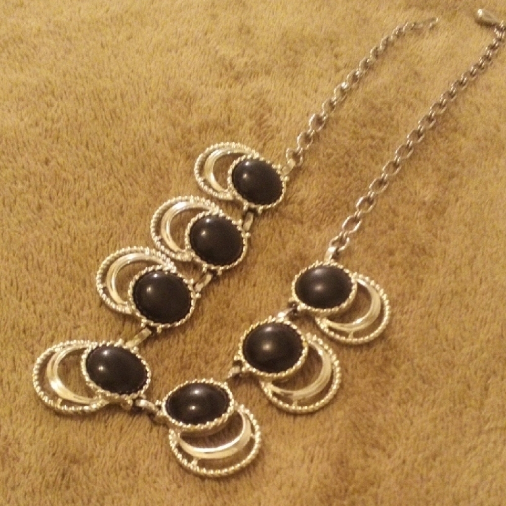 Chic Black and Gold Necklace - Picture 4 of 6
